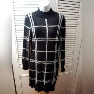 Love Scarlett black and white plaid long sleeve sweater dress women's medium